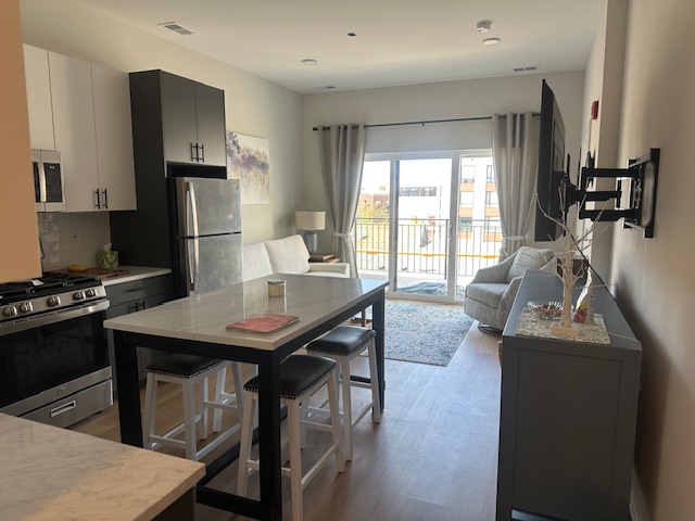 3204 North Clifton Avenue - 401